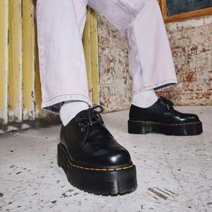Platform Dr. Martens Oxford.